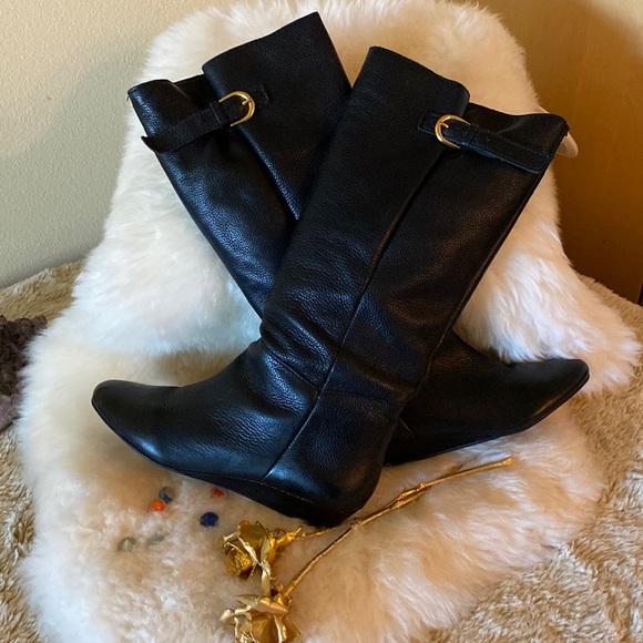 Absolutely Gorgeous Soft Buttery Black Leather Wedged Boots w/ADJUSTABLE Buckle - Picture 3 of 9